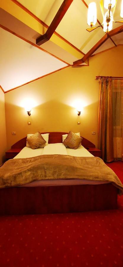 Hotel All Times Timisu de Jos Exterior foto