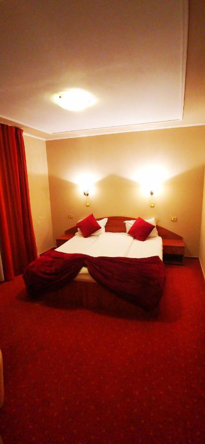 Hotel All Times Timisu de Jos Exterior foto